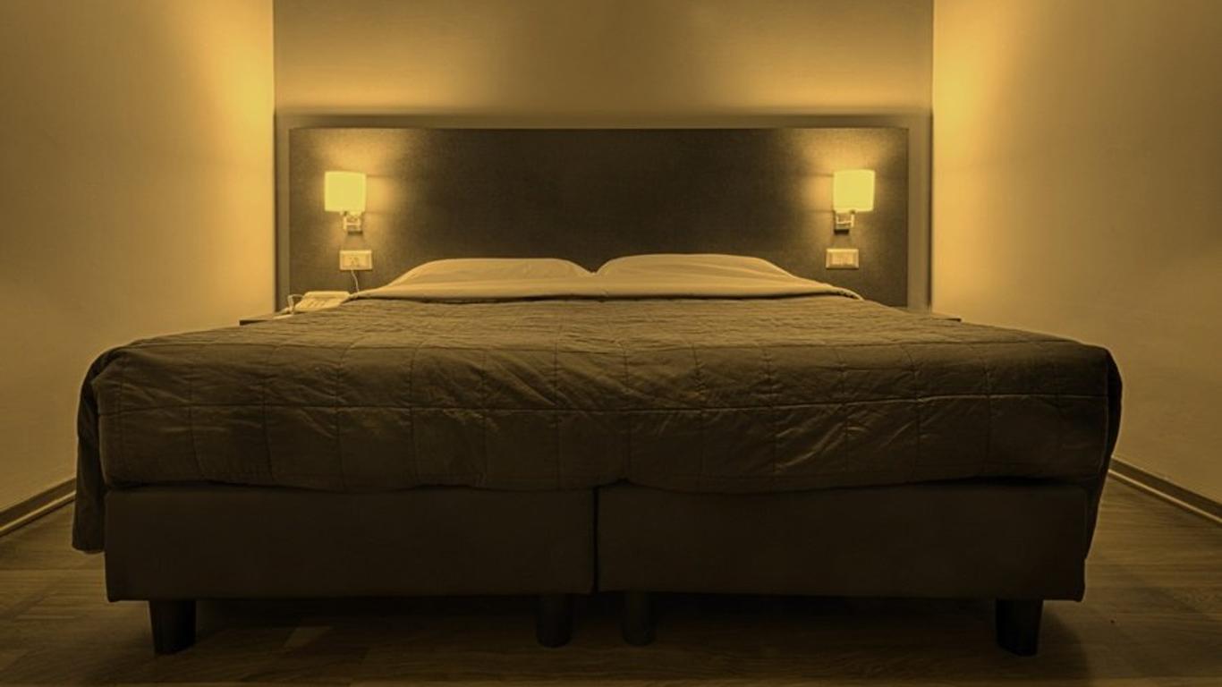 Twelve Hotel