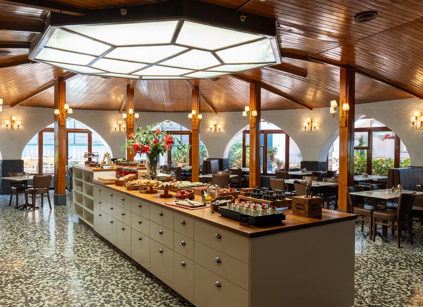 Buffet Photo