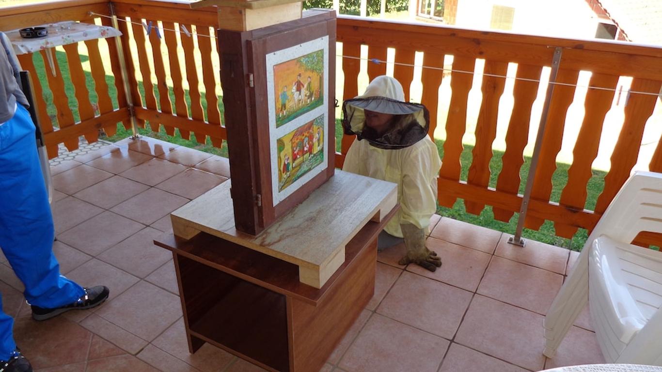 Tourist farm and beekeeping Salamun