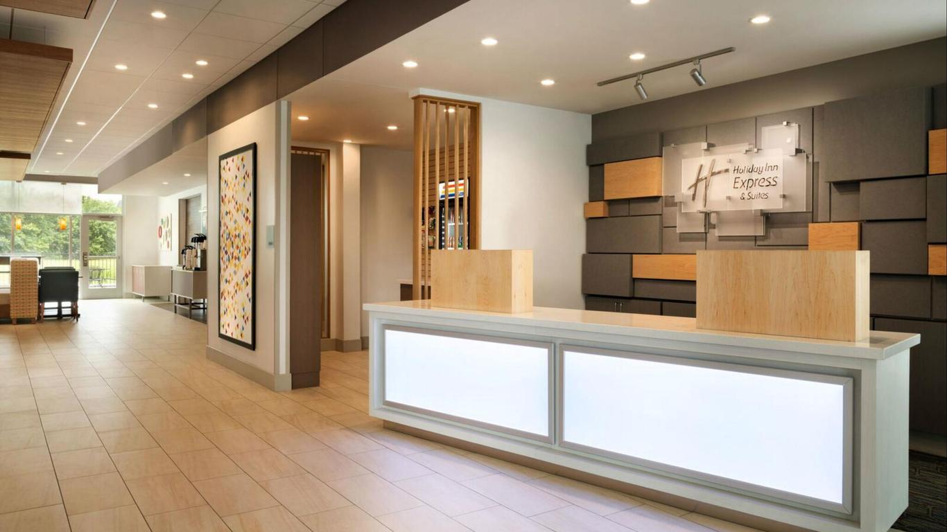 Holiday Inn Express & Suites Warsaw