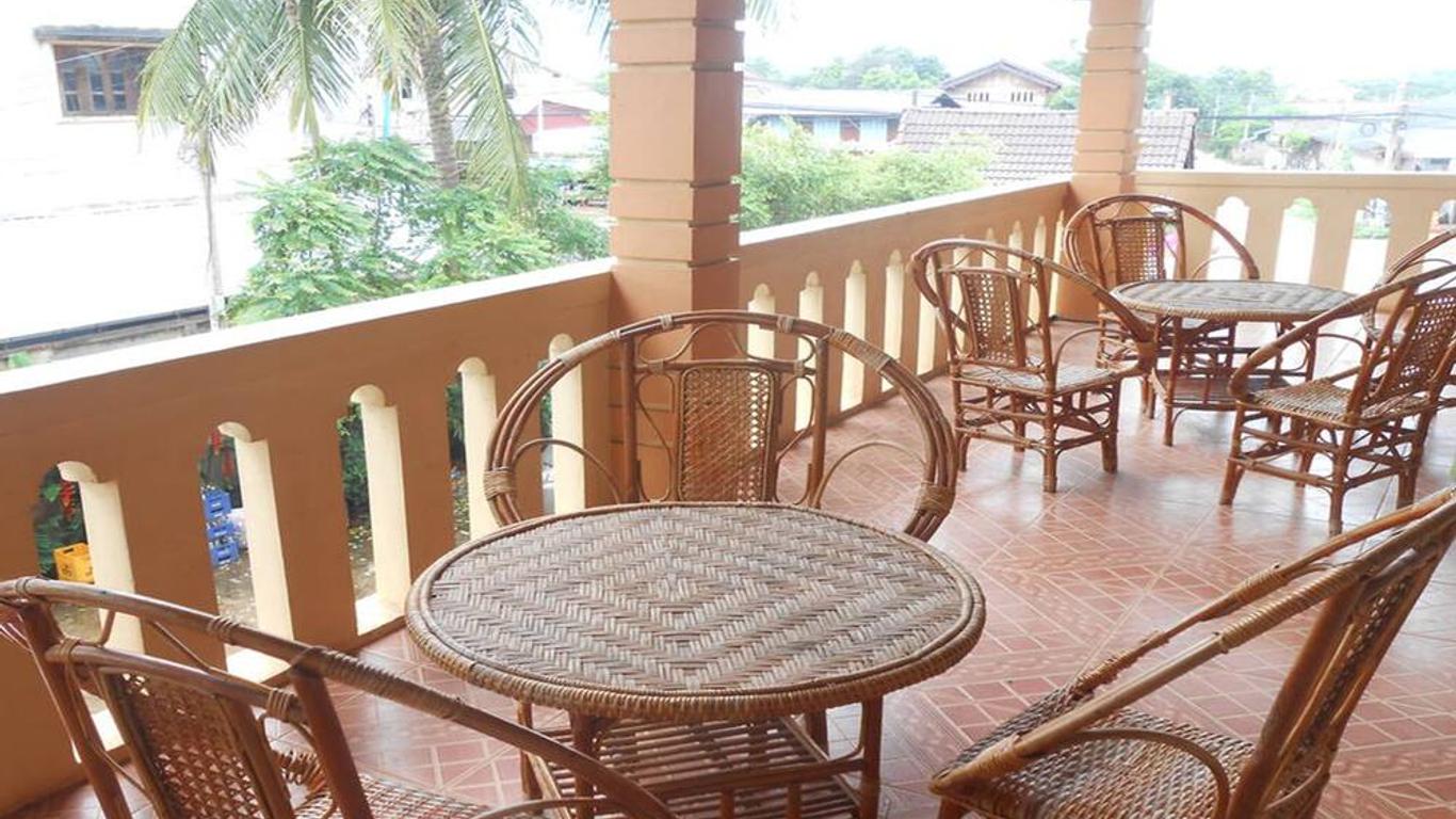 Vanhmaly Hotel