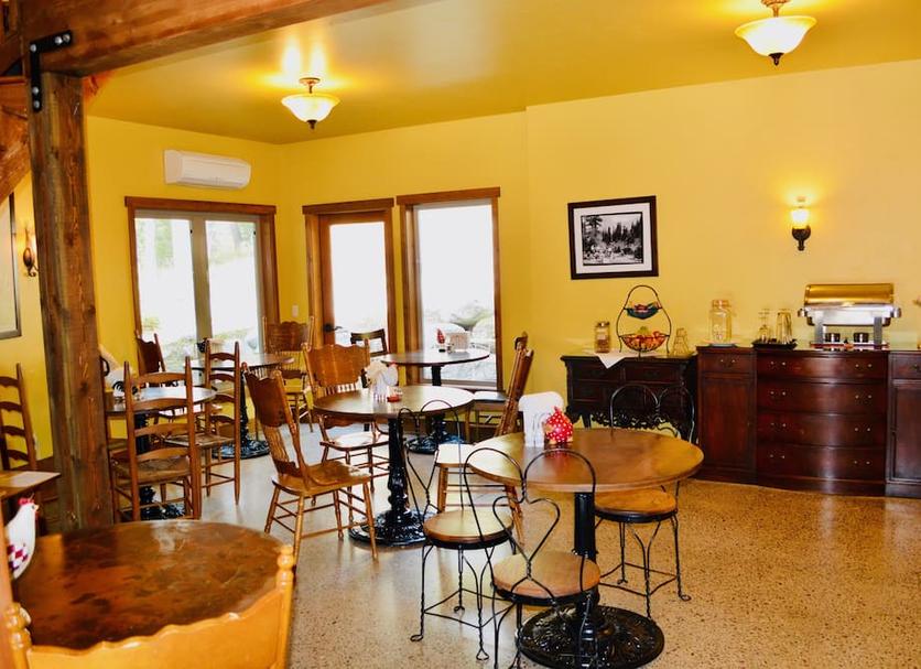 Restaurant Photo