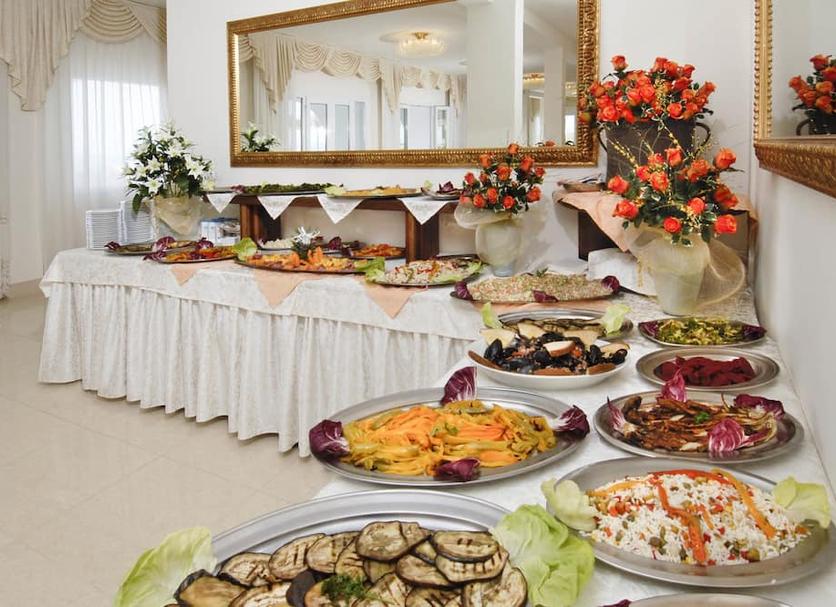 Buffet Photo