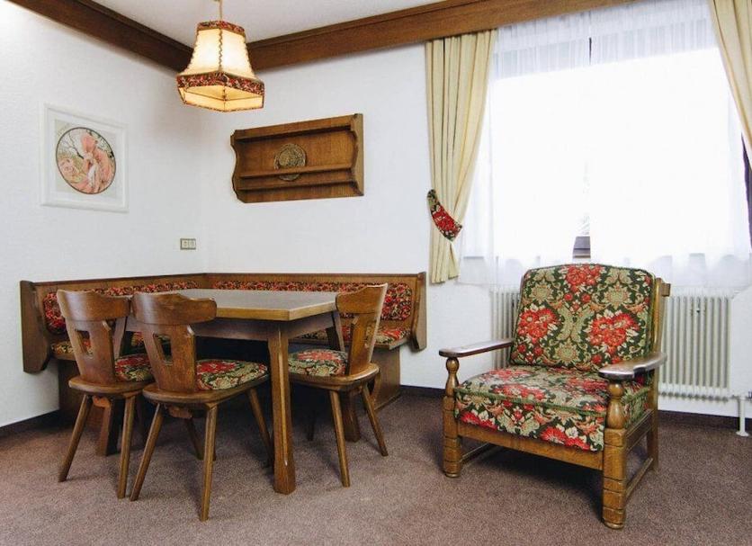 Dining room Photo