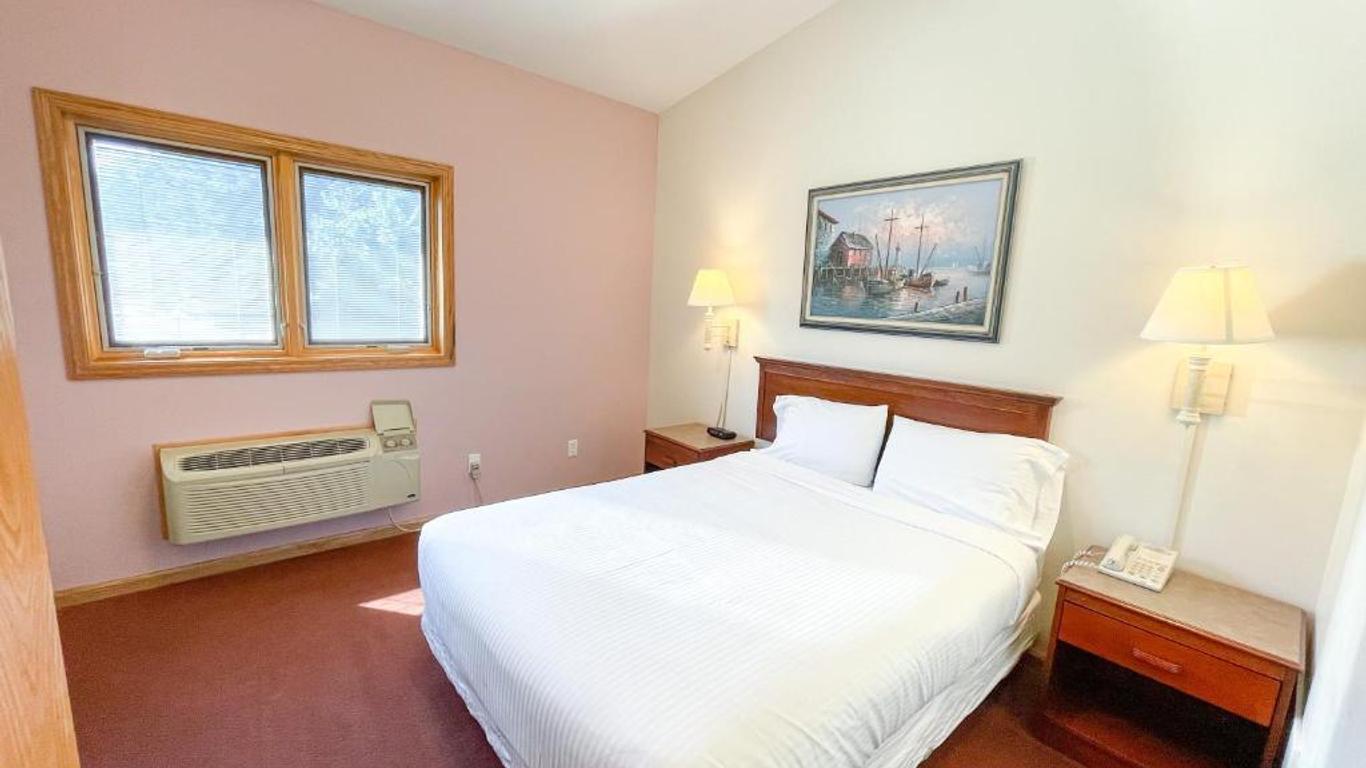 Lake Bluff Inn and Suites