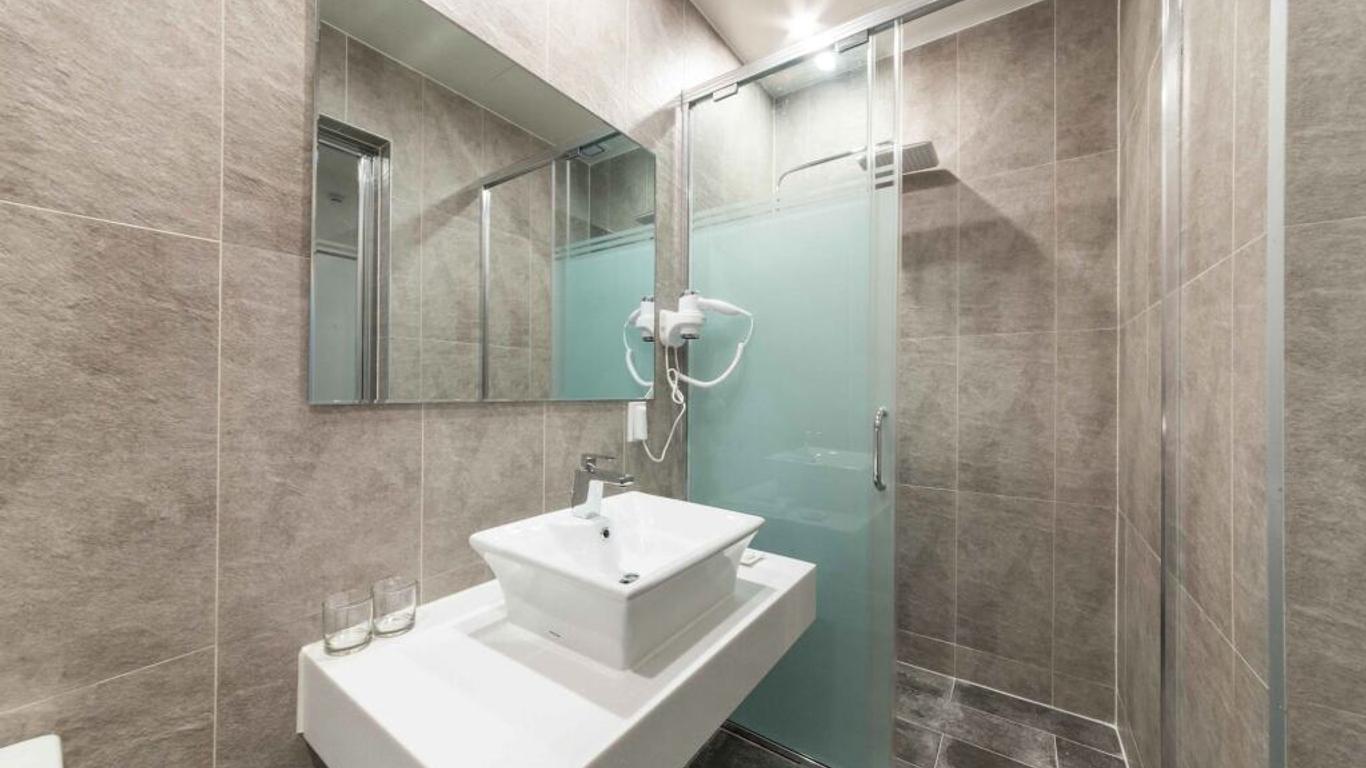 Cs Premier Hotel
