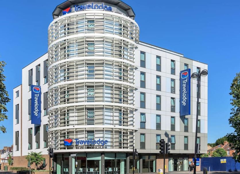 Travelodge London Kingston Upon Thames exterior in Kingston upon Thames with curved glass facade