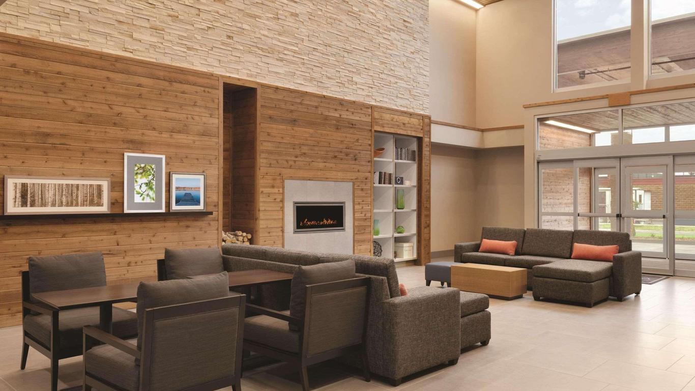 Country Inn & Suites by Radisson, Ft. Atkinson, WI from 103. Fort Atkinson Hotel Deals