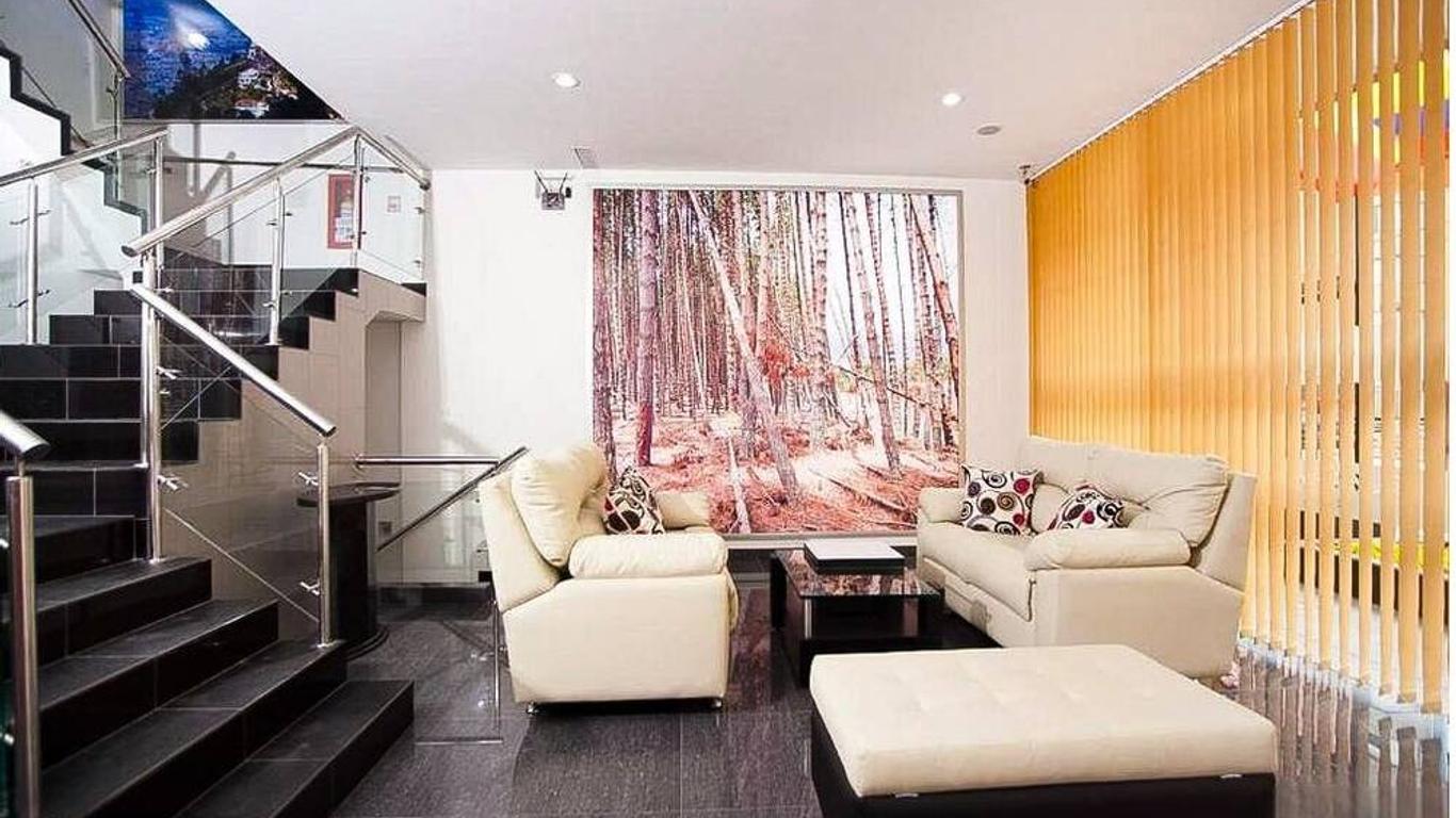 Hotel Castellana 100