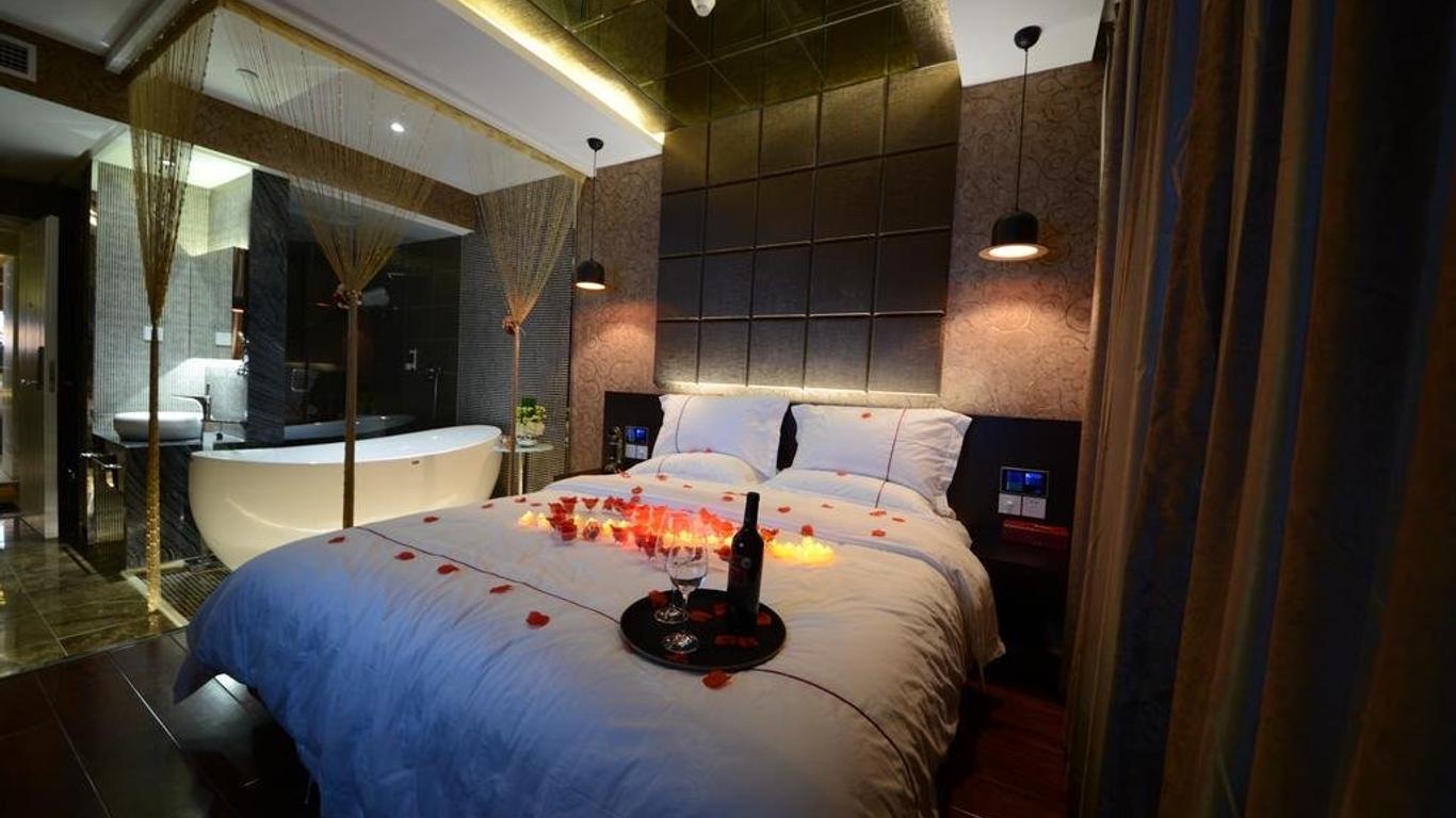 Crystal Theme Hotel