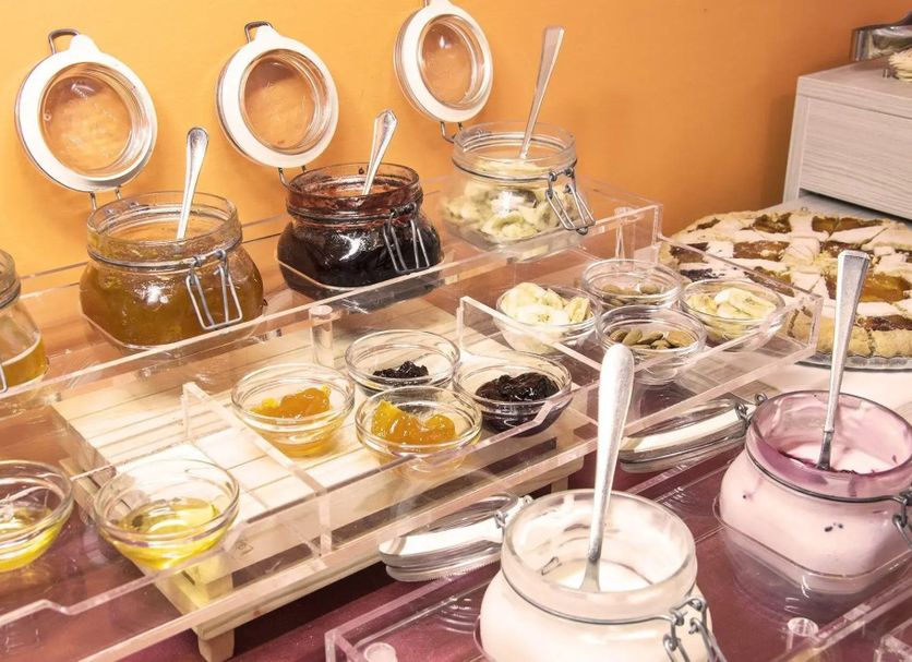 Buffet Photo