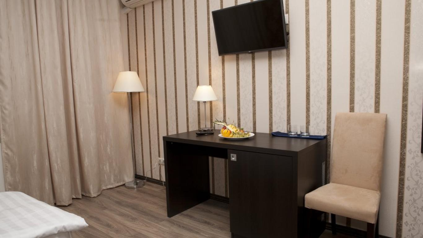 Hotel Gold Shark