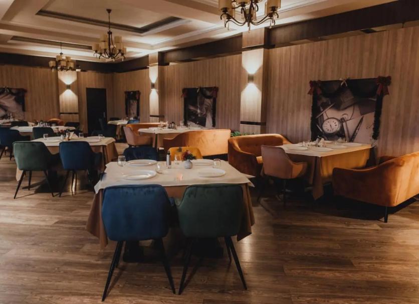 Restaurant Photo