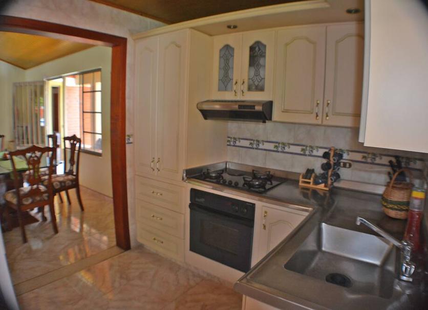 Kitchen Photo