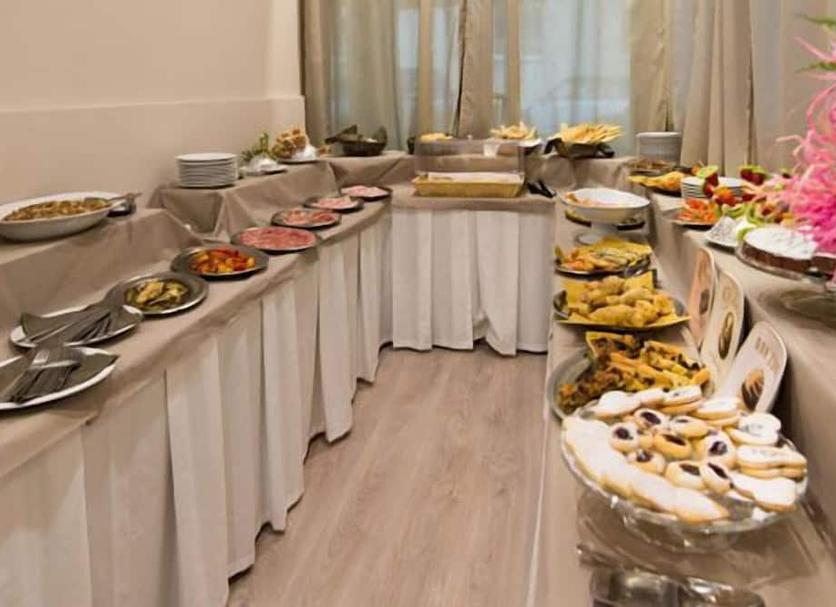 Buffet Photo