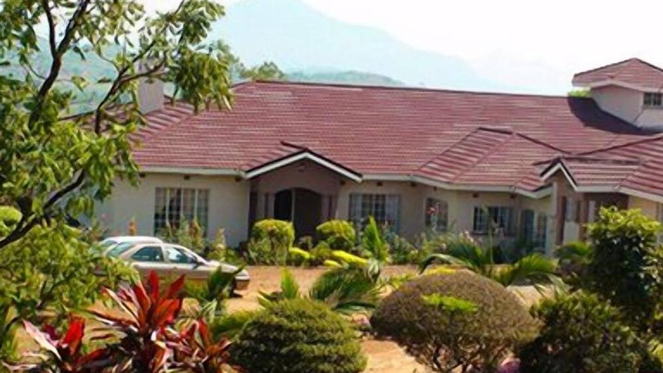 Palm Valley Lodge