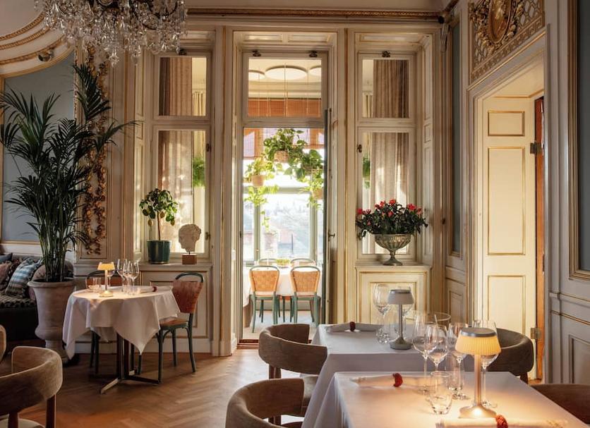Restaurant Photo