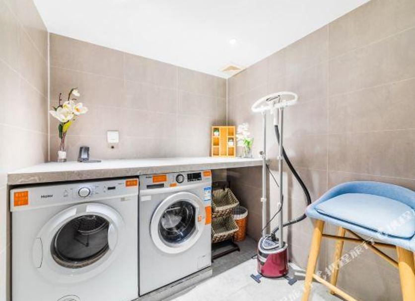 Laundry facility Photo