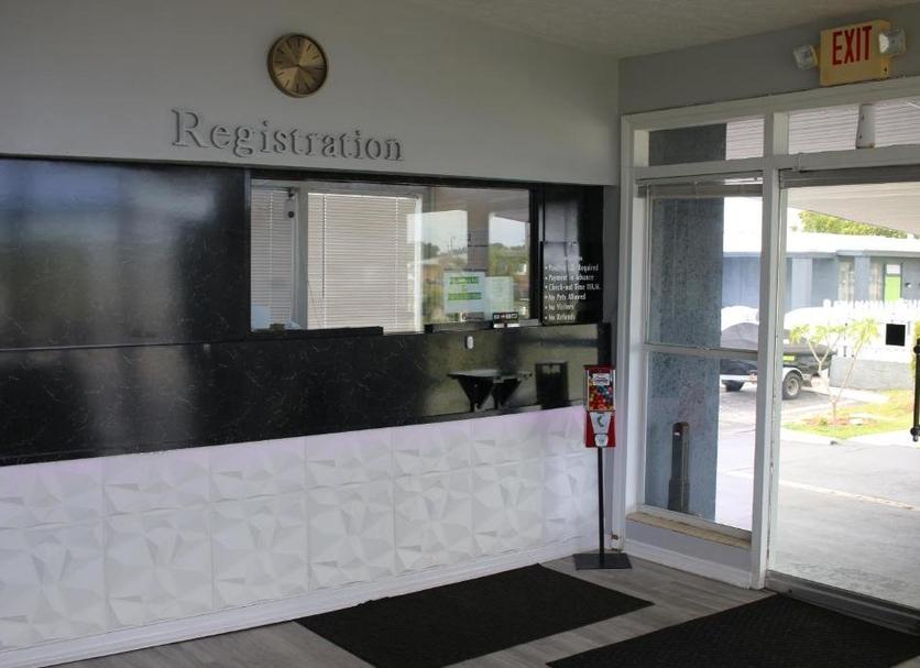 Front desk Photo