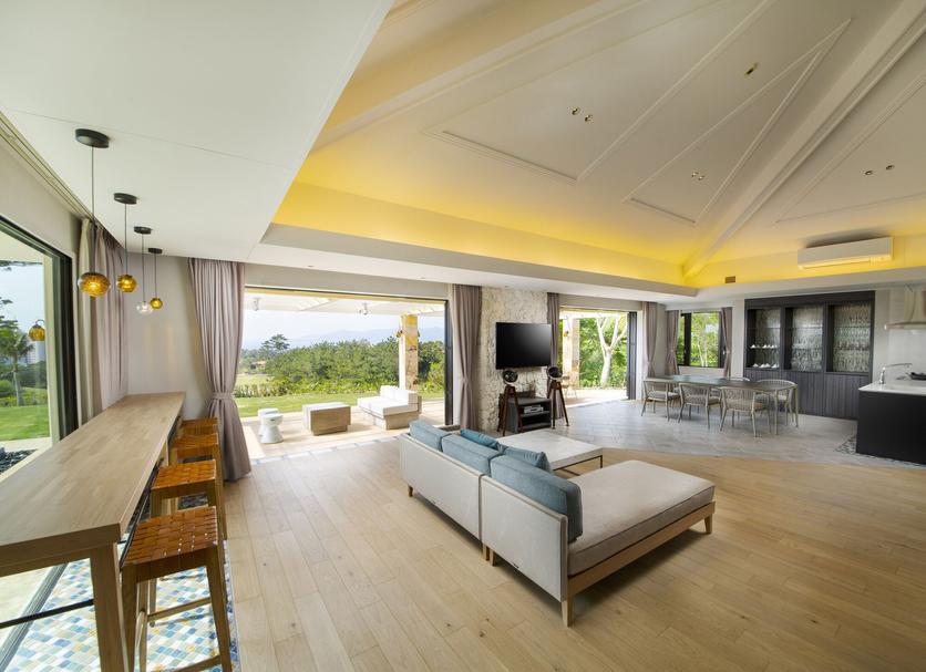 Living room Photo