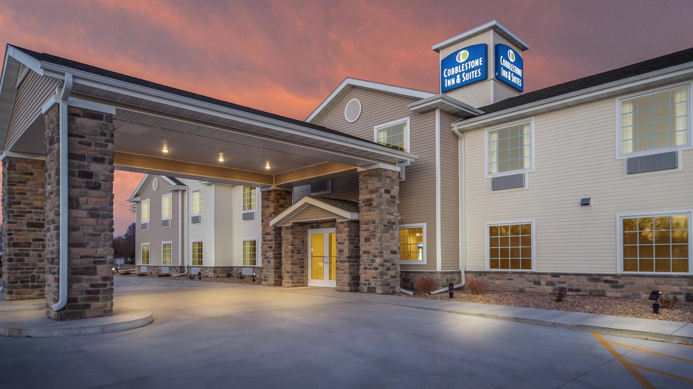 Cobblestone Inn & Suites-Fremont