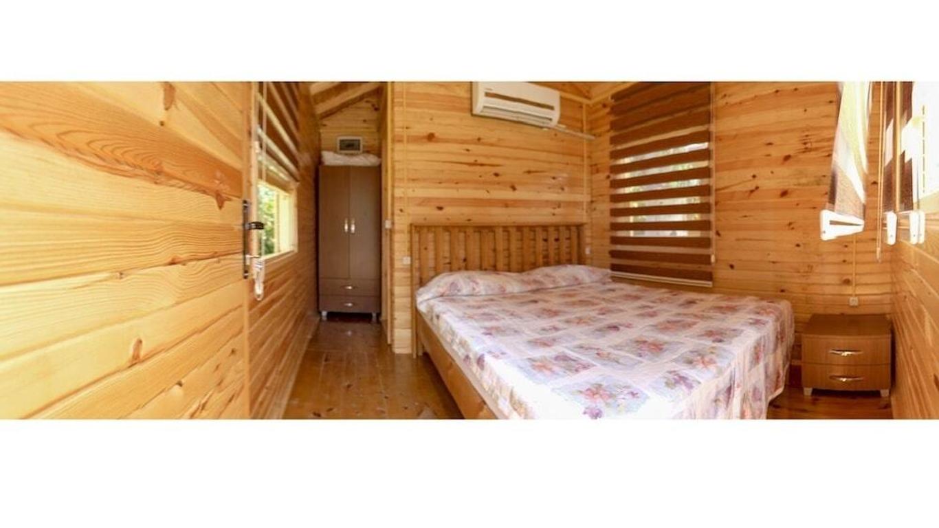 Naz Beach Bungalow Hotel in Antalya