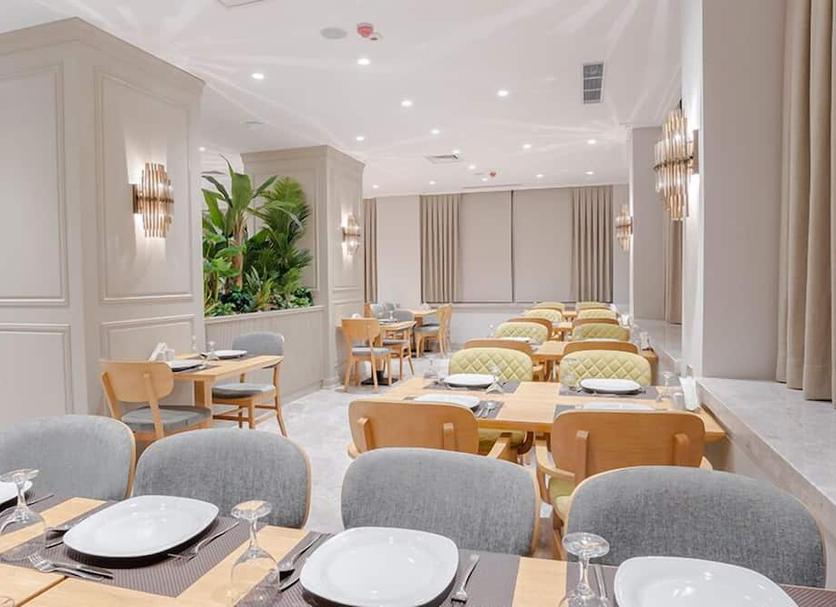 Restaurant Photo