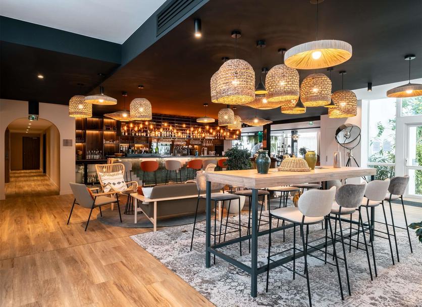 Bar Photo