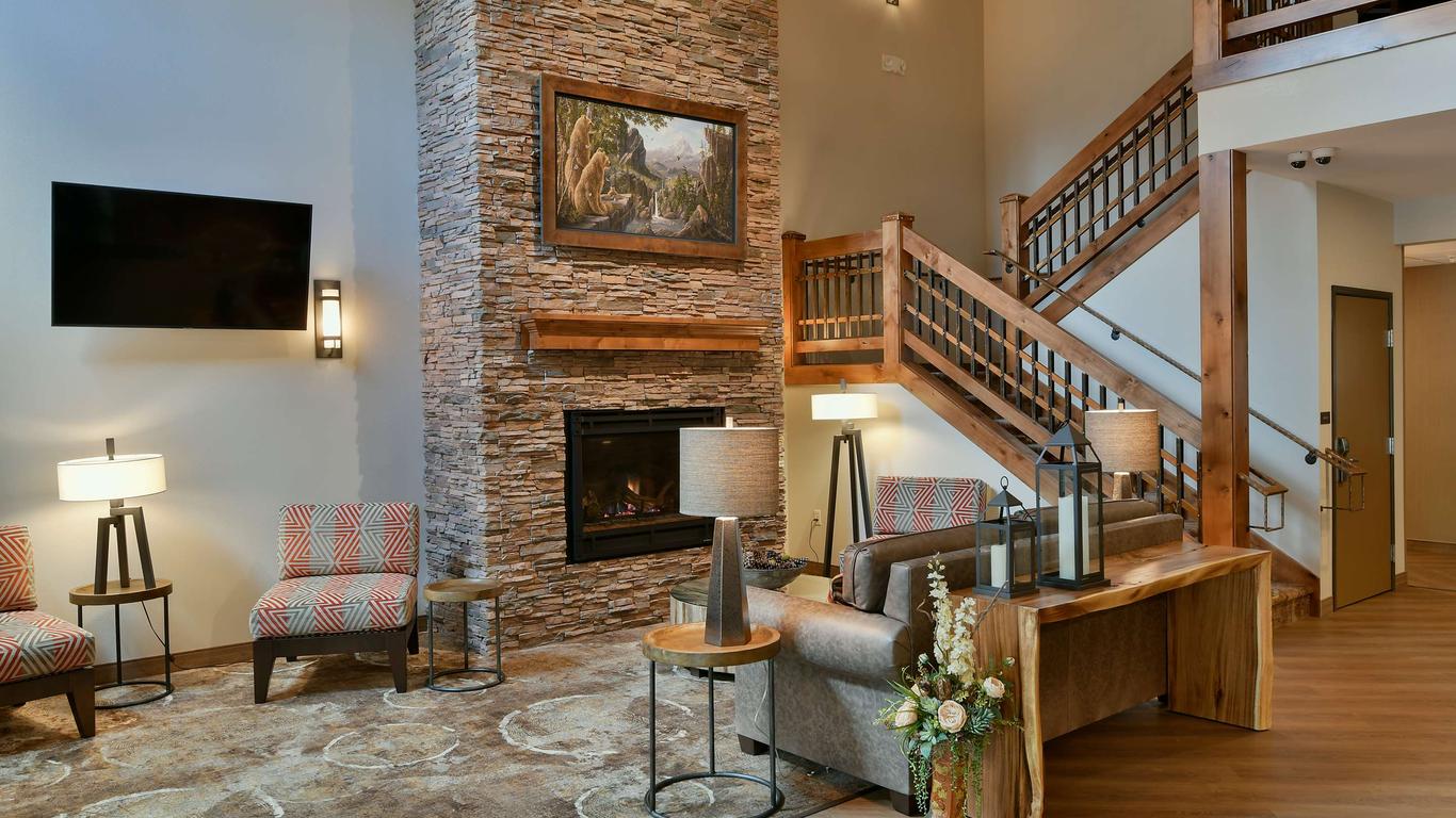Grandstay Hotel & Suites