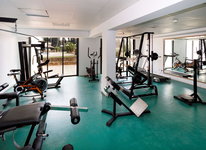 Azz Guadacorte Campo De Gibraltar gym in Los Barrios with exercise machines and weights