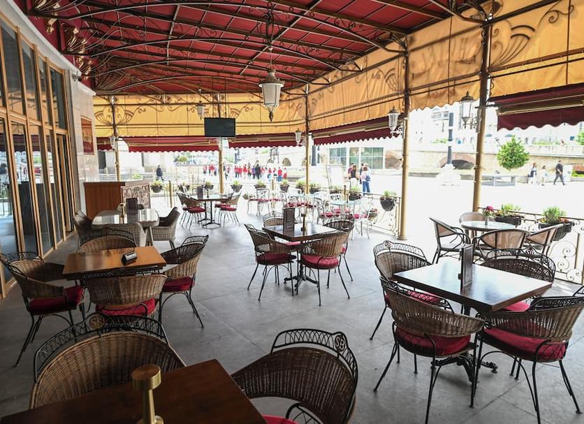 Restaurant Photo