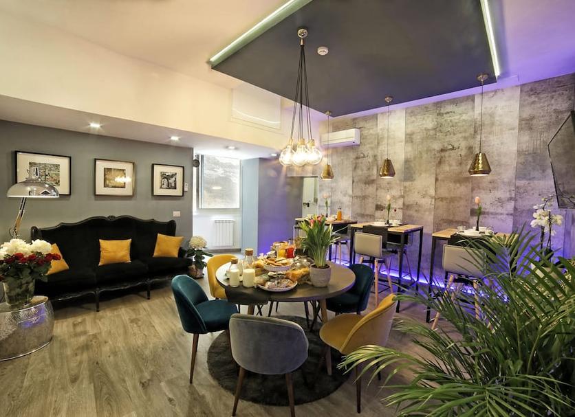 Dining room Photo