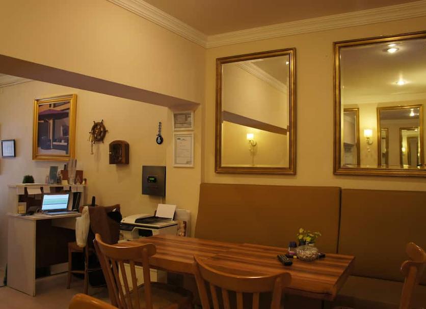 Dining room Photo