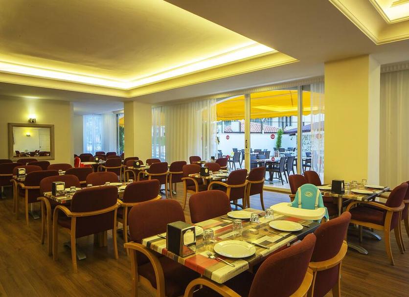 Restaurant Photo