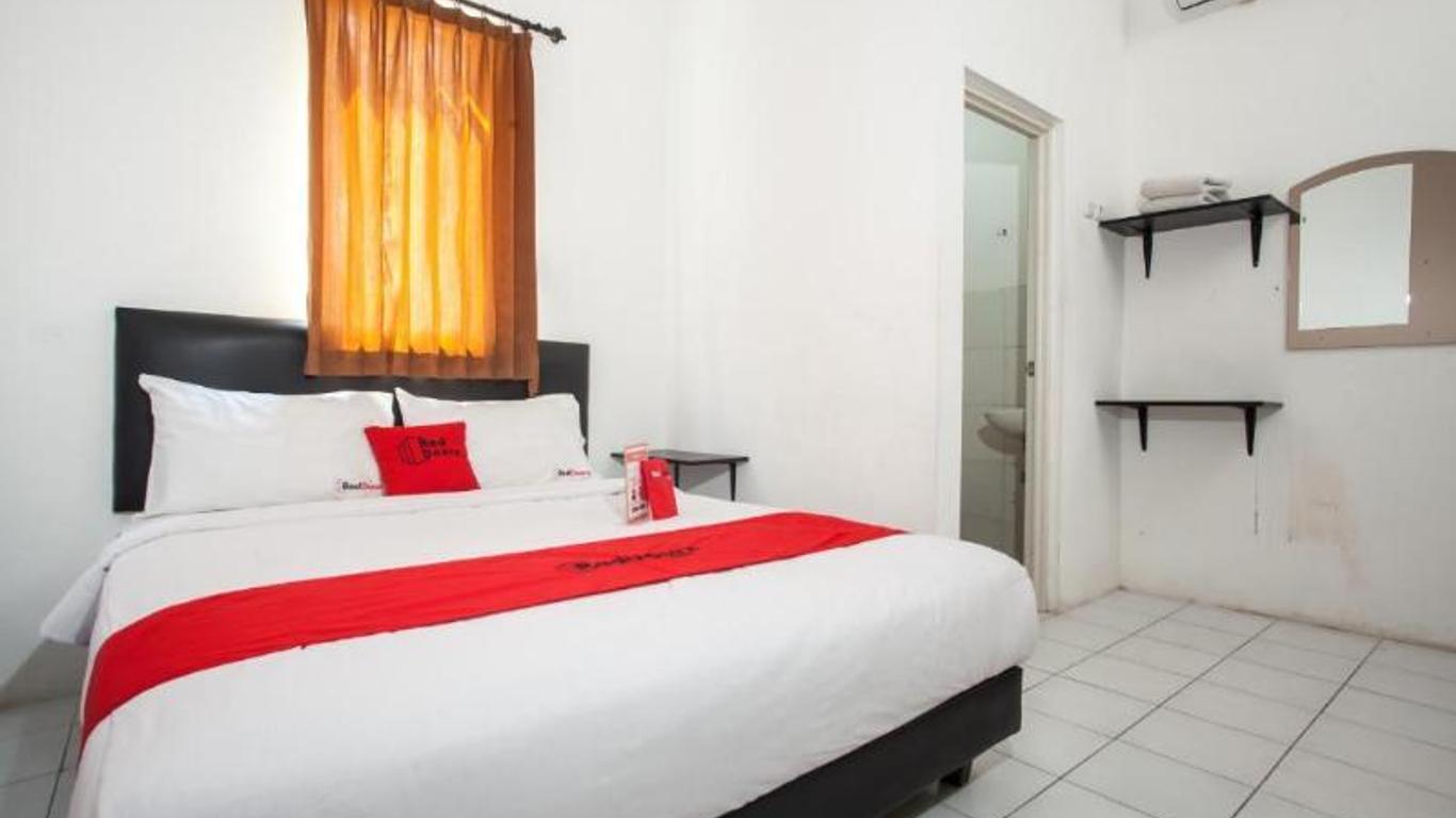 RedDoorz near Balai Kota Surabaya