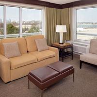Doubletree By Hilton Hotel Boston Bayside