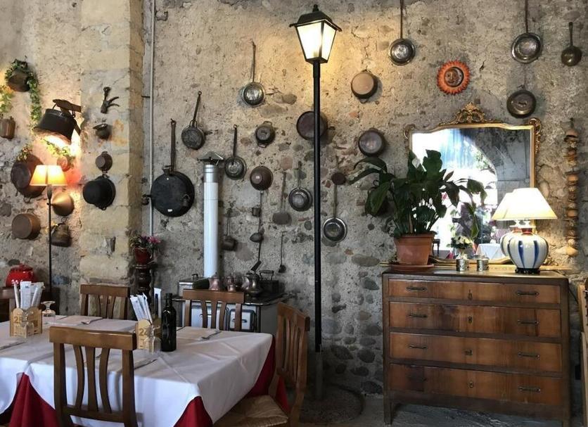 Dining room Photo