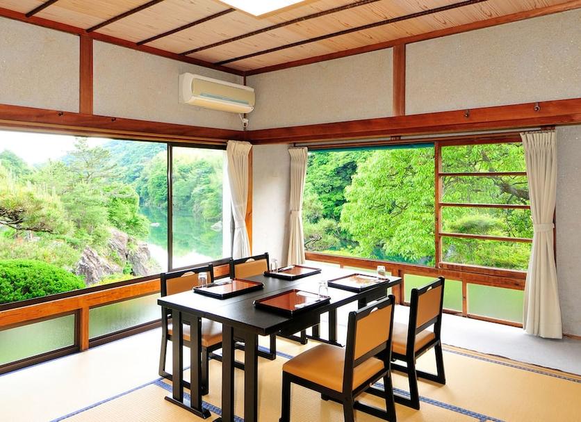Dining room Photo
