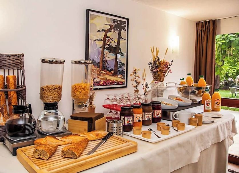 Buffet Photo