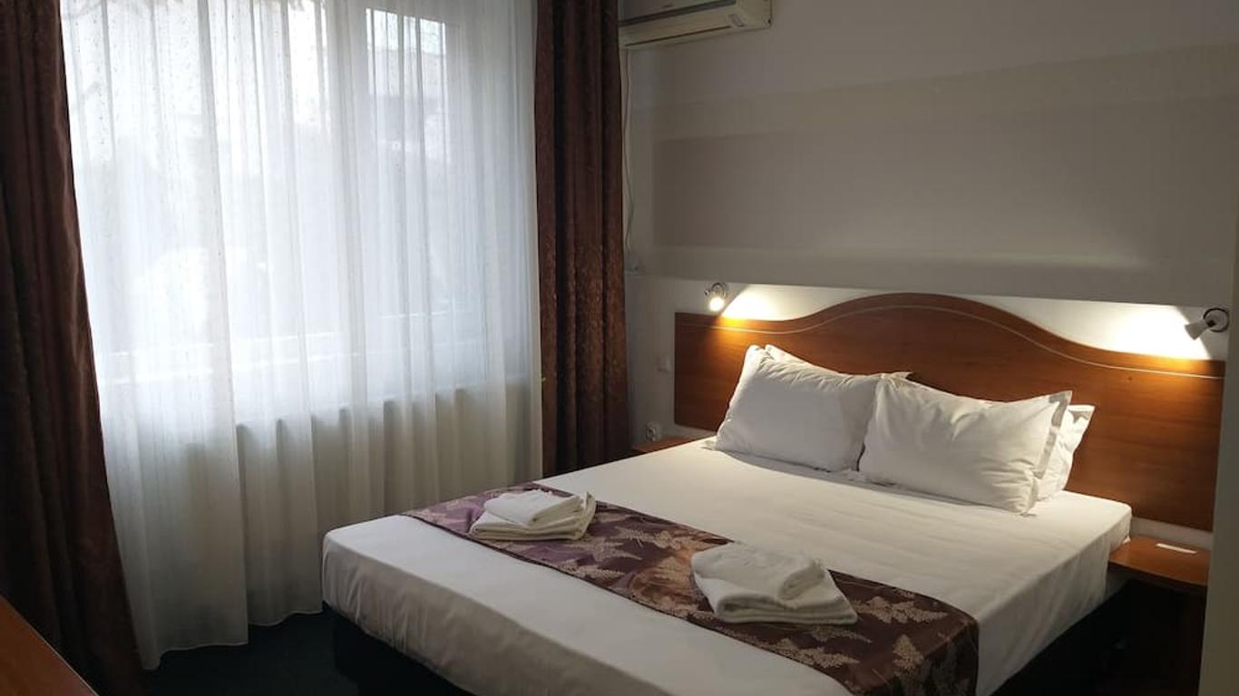 Hotel Tranzzit