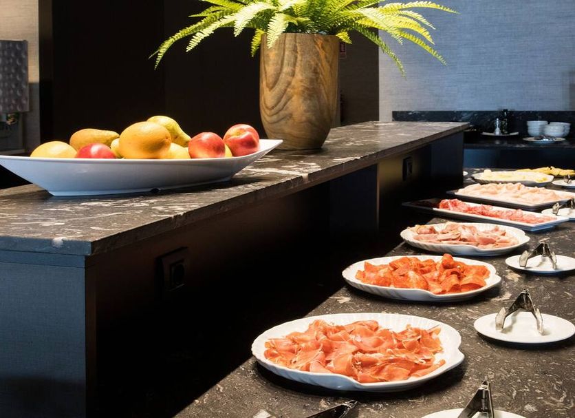 Buffet Photo