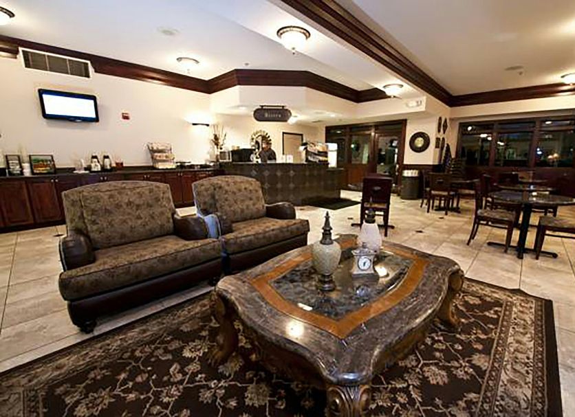 Shilo Inn Suites Hotel - Killeen lobby with seating area and front desk in Killeen