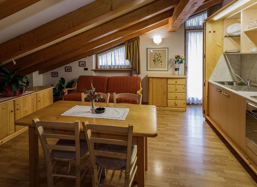 Dining room Photo