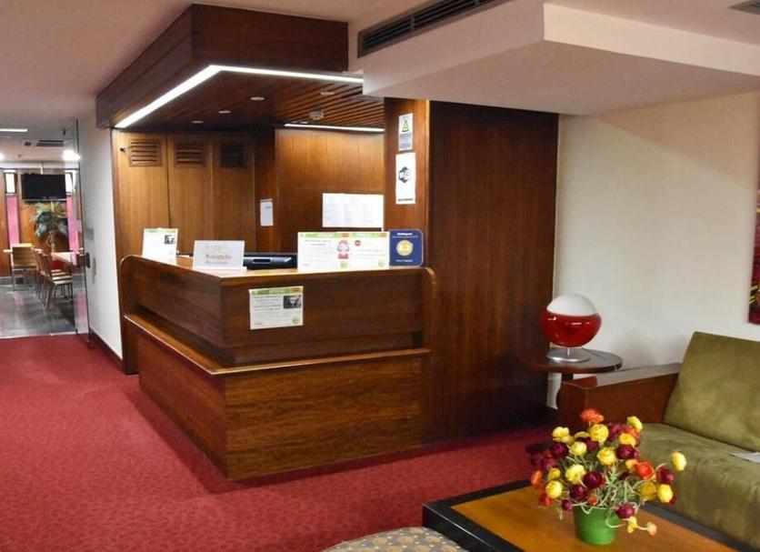 Front desk Photo