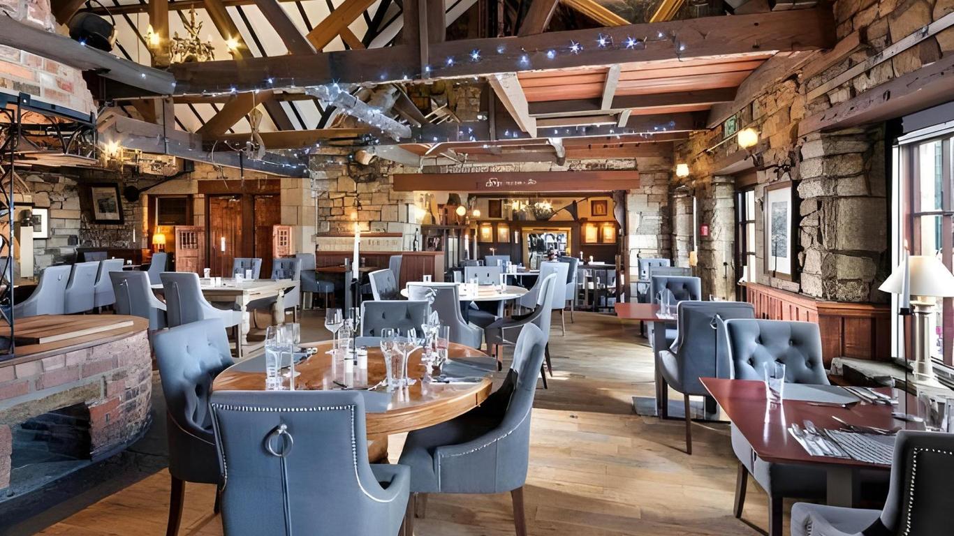 The Cook and Barker Inn