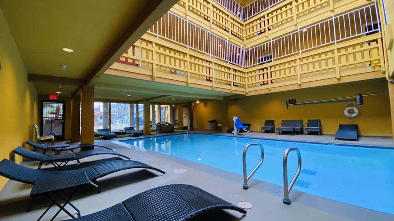 The Aqua Pacific Hotel