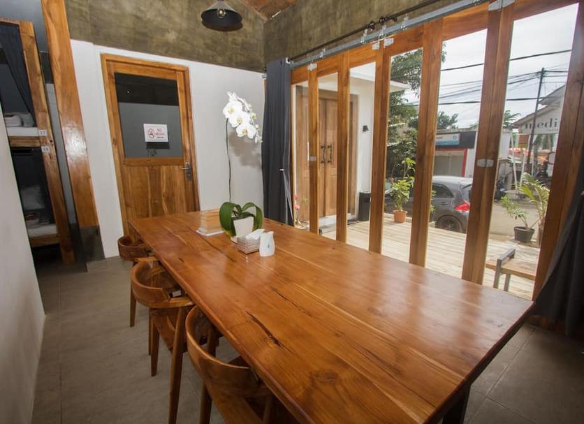Dining room Photo