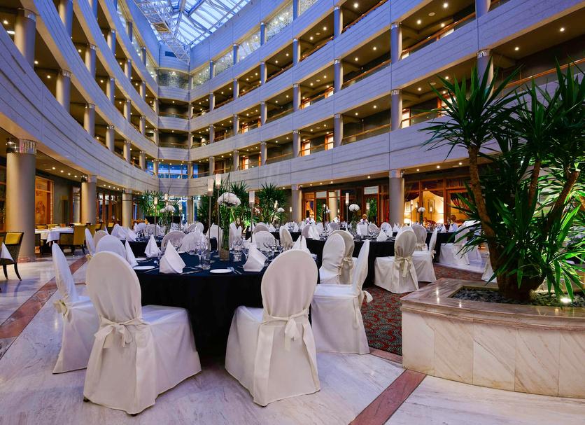 Banquet hall Photo