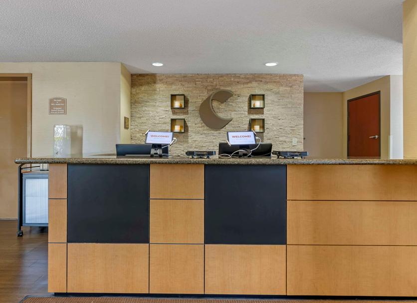 Front desk Photo