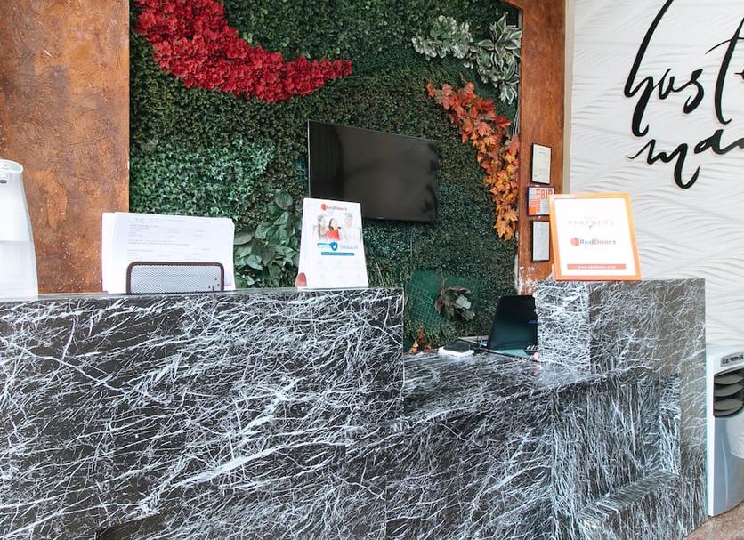 Front desk Photo
